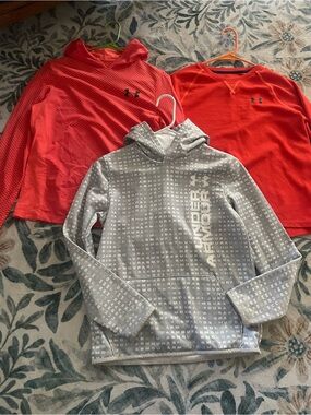 Under Armour Kids Red/Coral Long Sleeve Tops with Gray Logo Hoodie